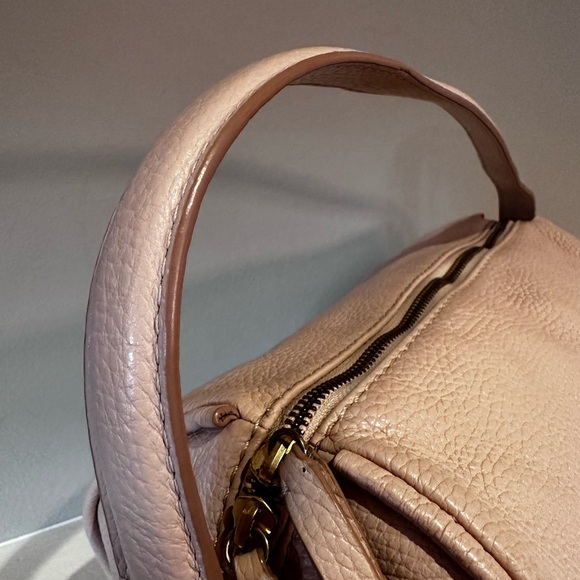Banana Republic Elegant Beige Soft Pink Leather Shoulder Bag - Picture 5 of 15